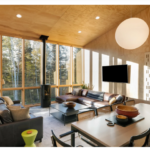 Valor de las Casas Prefabricadas en Chile: diseño, comodidad y nuevas formas de construir Las casas prefabricadas han experimentado un importante crecimiento en Chile durante los últimos años. Cada vez más familias buscan alternativas modernas para construir una vivienda cómoda, funcional y adaptada a diferentes estilos de vida. Gracias a los avances en diseño, arquitectura y sistemas constructivos, estas viviendas se han transformado en una opción muy valorada tanto en zonas urbanas como rurales. Cuando las personas buscan información sobre Valor casas prefabricadas precios y fotos Chile, generalmente desean conocer modelos, estilos arquitectónicos y las características que hacen atractivas a estas construcciones. Actualmente existe una amplia variedad de opciones que permiten desarrollar proyectos personalizados para distintos tamaños de terreno y necesidades familiares. El crecimiento de las casas prefabricadas en Chile La construcción prefabricada ha evolucionado notablemente. Hoy es posible encontrar viviendas con diseños contemporáneos, espacios bien distribuidos y una estética moderna que se adapta perfectamente a los gustos actuales. Las búsquedas relacionadas con Modelos de casas prefabricadas en Chile han aumentado debido al interés por viviendas que combinen funcionalidad, comodidad y una apariencia atractiva. Entre las características más valoradas se encuentran: Ambientes amplios. Diseño moderno. Buena iluminación natural. Espacios integrados. Adaptación a distintos terrenos. Posibilidad de personalización. Estas cualidades permiten que cada proyecto se ajuste a las necesidades específicas de cada familia. Diseños para distintos estilos de vida Uno de los mayores atractivos de las viviendas prefabricadas es la gran variedad de modelos disponibles. Actualmente es posible encontrar: Casas de estilo moderno. Viviendas minimalistas. Diseños de inspiración nórdica. Casas de campo contemporáneas. Proyectos familiares de varios dormitorios. Viviendas compactas para terrenos pequeños. La diversidad de propuestas arquitectónicas ha convertido a las casas prefabricadas en una alternativa cada vez más popular en todo Chile. Casas prefabricadas lindas y baratas: una tendencia que sigue creciendo Las búsquedas relacionadas con Casas prefabricadas lindas y baratas reflejan una realidad cada vez más evidente: las personas buscan viviendas que no solo sean funcionales, sino también atractivas visualmente. Actualmente los diseños modernos permiten incorporar: Fachadas elegantes. Grandes ventanales. Terrazas. Espacios abiertos. Integración con jardines. Ambientes luminosos. El resultado son hogares acogedores que ofrecen una excelente experiencia de vida para toda la familia. Espacios pensados para la comodidad diaria La arquitectura moderna busca crear viviendas donde cada ambiente tenga una función clara y contribuya al bienestar de quienes las habitan. Por este motivo, muchos proyectos incorporan: Cocinas integradas. Comedores amplios. Living conectado con espacios exteriores. Dormitorios funcionales. Áreas de trabajo o estudio. Esta distribución favorece una circulación más cómoda y permite aprovechar mejor cada metro disponible. Casas prefabricadas Chile baratas y la búsqueda de soluciones habitacionales modernas Cuando las personas investigan sobre Casas prefabricadas Chile baratas, generalmente buscan alternativas que les permitan acceder a una vivienda confortable y adaptada a las necesidades actuales. Más allá de cualquier aspecto económico, estas viviendas destacan por: Flexibilidad de diseño. Rapidez de ejecución. Adaptabilidad. Aprovechamiento del espacio. Posibilidad de crecimiento futuro. Estos factores han contribuido a que las casas prefabricadas sean consideradas una excelente opción para familias de diferentes perfiles. La importancia de la luz natural La iluminación natural es uno de los elementos más valorados en la arquitectura contemporánea. Por esta razón, muchos proyectos incorporan: Ventanales panorámicos. Puertas corredizas. Techos altos. Ambientes abiertos. La entrada de luz natural genera una sensación de amplitud que mejora significativamente la calidad de vida dentro del hogar. Modelos de casas prefabricadas en Chile para distintos terrenos Chile posee una gran diversidad geográfica. Desde zonas costeras hasta sectores cordilleranos, pasando por áreas urbanas y rurales, cada región presenta características particulares. Los distintos Modelos de casas prefabricadas en Chile permiten adaptarse a: Parcelas. Lotes urbanos. Terrenos rurales. Sectores turísticos. Entornos naturales. Esta versatilidad es una de las razones por las cuales el sistema prefabricado continúa creciendo en todo el país. Casas prefabricadas kit completo precio y la personalización del proyecto Las búsquedas relacionadas con Casas prefabricadas kit completo precio suelen estar vinculadas a personas interesadas en conocer alternativas constructivas modernas. Lo más importante en estos proyectos es la posibilidad de adaptar la vivienda a las preferencias de cada familia. Entre las opciones de personalización más frecuentes se encuentran: Cantidad de dormitorios. Distribución de ambientes. Espacios exteriores. Diseño de fachadas. Tipos de cubiertas. Terminaciones interiores. Esta flexibilidad permite crear hogares únicos y completamente personalizados. Viviendas que se integran con el entorno Una tendencia cada vez más fuerte en arquitectura es la integración entre vivienda y naturaleza. Las casas prefabricadas modernas suelen incorporar elementos que favorecen esa conexión. Entre ellos destacan: Terrazas amplias. Galerías. Decks exteriores. Jardines. Ventanales con vistas panorámicas. Estos espacios permiten disfrutar mejor del paisaje y generar ambientes más agradables para toda la familia. Casas prefabricadas llave en mano precios y modelos Las consultas relacionadas con Casas prefabricadas llave en mano precios y modelos suelen reflejar el interés por soluciones habitacionales completas y funcionales. Actualmente existe una amplia variedad de propuestas arquitectónicas que incluyen: Casas familiares. Viviendas modernas. Diseños minimalistas. Proyectos contemporáneos. Modelos con espacios abiertos. La posibilidad de elegir entre diferentes estilos permite encontrar opciones acordes a cada necesidad. Ambientes preparados para el futuro Las necesidades familiares cambian con el paso del tiempo. Por ello, muchas viviendas modernas se diseñan pensando en la posibilidad de futuras adaptaciones. Esto permite: Incorporar nuevos dormitorios. Ampliar áreas sociales. Crear espacios de trabajo. Adaptar ambientes para distintos usos. La flexibilidad es una de las principales ventajas que ofrecen los sistemas constructivos actuales. Casas prefabricadas la Serena precios y modelos La ciudad de La Serena se ha convertido en uno de los lugares donde existe un creciente interés por este tipo de viviendas. Las búsquedas relacionadas con Casas prefabricadas la Serena precios y modelos suelen estar vinculadas a personas que buscan aprovechar las ventajas de vivir cerca del mar y disfrutar de un clima agradable durante gran parte del año. Las viviendas prefabricadas permiten desarrollar proyectos adaptados a este entorno mediante: Espacios exteriores. Terrazas. Ambientes luminosos. Diseños abiertos. Integración con jardines. Estas características favorecen un estilo de vida cómodo y conectado con el entorno. Estética moderna y diseño contemporáneo Las viviendas prefabricadas actuales destacan por su apariencia moderna y atractiva. Los diseños contemporáneos incorporan: Líneas limpias. Fachadas elegantes. Grandes superficies vidriadas. Materiales modernos. Ambientes abiertos. Gracias a estas características, las casas prefabricadas se han convertido en una alternativa muy valorada por quienes buscan una vivienda con identidad propia. Casas prefabricadas llave en mano baratas y la búsqueda de practicidad Las consultas relacionadas con Casas prefabricadas llave en mano baratas reflejan el interés por soluciones habitacionales prácticas y eficientes. Las familias valoran especialmente aspectos como: Comodidad. Funcionalidad. Organización de espacios. Adaptación a distintos estilos de vida. Posibilidad de personalización. Estos elementos contribuyen a crear hogares pensados para el bienestar diario. Espacios exteriores para disfrutar en familia La vida moderna ha aumentado el interés por contar con espacios al aire libre dentro del hogar. Por ello, muchos proyectos incluyen: Patios. Terrazas. Quinchos. Áreas recreativas. Jardines. Estos sectores permiten disfrutar reuniones familiares, momentos de descanso y actividades recreativas sin salir de casa. Innovación y evolución de la construcción prefabricada La industria de la construcción ha incorporado importantes avances tecnológicos que han permitido mejorar notablemente la calidad de las viviendas prefabricadas. Actualmente se desarrollan proyectos que destacan por: Precisión constructiva. Diseño eficiente. Mejor aprovechamiento de materiales. Confort interior. Adaptabilidad. La innovación continúa impulsando nuevas posibilidades para quienes desean construir una vivienda moderna. Un hogar pensado para cada familia Cada familia tiene necesidades diferentes y por eso la posibilidad de personalización es tan importante. Las casas prefabricadas permiten desarrollar proyectos que reflejan: Gustos personales. Estilo de vida. Necesidades futuras. Preferencias arquitectónicas. Esta capacidad de adaptación ha convertido a estas viviendas en una alternativa cada vez más elegida en distintas regiones de Chile. Diseño, funcionalidad y bienestar Quienes buscan información sobre Valor casas prefabricadas precios y fotos Chile, Casas prefabricadas kit completo precio, Casas prefabricadas Chile baratas, Casas prefabricadas lindas y baratas, Casas prefabricadas llave en mano precios y modelos, Casas prefabricadas la Serena precios y modelos, Casas prefabricadas llave en mano baratas y Modelos de casas prefabricadas en Chile suelen descubrir que estas viviendas destacan principalmente por su diseño moderno, su capacidad de adaptación, la comodidad de sus espacios y la posibilidad de crear hogares pensados para disfrutar durante muchos años.
