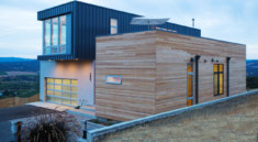Casas Prefabricadas en España: diseño moderno, eficiencia y nuevas formas de vivir Las casas prefabricadas se han convertido en una de las opciones residenciales con mayor crecimiento en España. Cada vez más personas buscan alternativas modernas que combinen diseño, funcionalidad y comodidad, adaptándose a diferentes estilos de vida y necesidades familiares. Quienes investigan sobre Casas prefabricadas España precio suelen descubrir un sector en constante evolución, donde la innovación arquitectónica, la personalización y la eficiencia de los espacios juegan un papel fundamental. Hoy en día, las viviendas prefabricadas ofrecen una amplia variedad de diseños que pueden adaptarse tanto a entornos urbanos como rurales. La evolución de las casas prefabricadas en España La construcción prefabricada ha experimentado una transformación importante durante los últimos años. Atrás quedaron los modelos básicos y limitados. Actualmente es posible encontrar viviendas con diseños contemporáneos, acabados atractivos y distribuciones pensadas para maximizar el confort. Las búsquedas relacionadas con Casas prefabricadas en España precios y modelos reflejan el creciente interés por conocer las diferentes alternativas disponibles y descubrir proyectos capaces de adaptarse a distintos estilos arquitectónicos. Entre las opciones más populares destacan: Viviendas modernas. Casas minimalistas. Modelos modulares. Casas familiares. Viviendas de campo. Diseños contemporáneos. Diseños para cada estilo de vida Uno de los mayores atractivos de las viviendas prefabricadas es la enorme variedad de configuraciones disponibles. Actualmente es posible encontrar proyectos con: Amplios salones. Cocinas integradas. Grandes ventanales. Terrazas. Jardines. Espacios multifuncionales. Esta diversidad permite que cada familia encuentre una vivienda acorde a sus necesidades y preferencias. Casas prefabricadas España baratas y la búsqueda de nuevas alternativas Las consultas relacionadas con Casas prefabricadas España baratas continúan aumentando debido al interés de quienes buscan una vivienda moderna y funcional. Más allá de cualquier aspecto económico, estas construcciones destacan por: Su diseño eficiente. La optimización de espacios. La posibilidad de personalización. La integración con el entorno. La adaptabilidad a distintos terrenos. Estas características explican por qué las viviendas prefabricadas se han convertido en una opción cada vez más valorada. Ambientes llenos de luz natural La arquitectura contemporánea otorga una gran importancia a la iluminación natural. Por ello, muchos proyectos incorporan: Ventanales panorámicos. Puertas corredizas. Techos elevados. Espacios abiertos. La entrada de luz natural genera una sensación de amplitud y bienestar que mejora notablemente la experiencia de habitar una vivienda. Casas modulares prefabricadas: una tendencia en crecimiento Las Casas modulares prefabricadas representan una de las tendencias más destacadas dentro del sector residencial actual. Este tipo de vivienda se caracteriza por ofrecer: Flexibilidad. Adaptabilidad. Diseños modernos. Distribuciones eficientes. Posibilidad de futuras ampliaciones. La capacidad de evolucionar junto a las necesidades de la familia es una de sus mayores ventajas. Catalogos de casas prefabricadas con precios como fuente de inspiración Muchas personas comienzan su búsqueda explorando Catalogos de casas prefabricadas con precios para conocer las posibilidades existentes. Estos catálogos suelen mostrar: Diferentes estilos arquitectónicos. Distribuciones interiores. Fachadas modernas. Diseños familiares. Opciones de personalización. Además, permiten visualizar cómo una vivienda puede adaptarse a distintos tipos de terrenos y entornos. La importancia de la personalización Cada familia tiene necesidades particulares. Por ello, uno de los aspectos más valorados de las viviendas prefabricadas modernas es la posibilidad de adaptar múltiples elementos del proyecto. Entre ellos destacan: Número de dormitorios. Distribución interior. Espacios exteriores. Áreas de trabajo. Terrazas. Garajes. Esta flexibilidad permite crear hogares completamente personalizados. Casas modulares España precios y la popularidad de este sistema Las búsquedas relacionadas con Casas modulares España precios han crecido de forma significativa. Esto se debe a que cada vez más personas valoran las ventajas asociadas a este tipo de construcción, especialmente en términos de diseño y funcionalidad. Las viviendas modulares suelen destacar por: Ambientes amplios. Arquitectura moderna. Integración de espacios. Aprovechamiento eficiente del terreno. Posibilidad de adaptación futura. Casas prefabricadas hormigón precios y modelos Entre las alternativas más populares se encuentran las búsquedas relacionadas con Casas prefabricadas hormigón precios y modelos. Las viviendas construidas mediante sistemas basados en hormigón son valoradas por: Su apariencia moderna. Diseño contemporáneo. Solidez visual. Versatilidad arquitectónica. Capacidad de personalización. Muchos proyectos incorporan líneas minimalistas y grandes superficies acristaladas que generan una estética elegante y actual. Casas prefabricadas de hormigón en liquidación y el interés por las viviendas modernas Las consultas sobre Casas prefabricadas de hormigón en liquidación reflejan el interés de quienes investigan las diferentes alternativas existentes dentro del sector. Lo más importante al evaluar una vivienda no suele ser únicamente una condición comercial específica, sino aspectos relacionados con: Diseño. Comodidad. Funcionalidad. Adaptabilidad. Calidad de vida. Estos factores son los que realmente determinan el atractivo de una vivienda a largo plazo. Espacios exteriores para disfrutar durante todo el año Las viviendas modernas no se limitan únicamente a los espacios interiores. Muchos proyectos incorporan áreas exteriores especialmente diseñadas para el disfrute familiar. Entre ellas destacan: Terrazas. Jardines. Patios. Porches. Zonas recreativas. Estos espacios permiten disfrutar del aire libre y generar una conexión más cercana con el entorno. Casas prefabricadas de madera precios y modelos Las búsquedas relacionadas con Casas prefabricadas de madera precios y modelos continúan siendo muy populares debido al atractivo natural de este material. La madera ofrece múltiples ventajas estéticas: Ambientes acogedores. Apariencia cálida. Diseño atemporal. Integración con la naturaleza. Estilo versátil. Gracias a estas características, las viviendas de madera siguen siendo una opción muy apreciada en distintas regiones de España. Arquitectura moderna y diseño contemporáneo La construcción prefabricada actual ha evolucionado enormemente desde sus primeras versiones. Hoy es posible encontrar viviendas que incorporan: Fachadas minimalistas. Grandes ventanales. Líneas modernas. Ambientes integrados. Soluciones arquitectónicas innovadoras. Estos elementos permiten desarrollar proyectos visualmente atractivos y altamente funcionales. Casas modulares precios y modelos para distintos proyectos Las búsquedas relacionadas con Casas modulares precios y modelos muestran cómo cada vez más personas desean conocer diferentes alternativas habitacionales. Los modelos actuales pueden adaptarse a: Familias pequeñas. Familias numerosas. Viviendas de descanso. Casas rurales. Residencias permanentes. La flexibilidad de diseño es uno de los factores que más contribuye a la popularidad de estas construcciones. Casas modulares Amazon y el interés por las nuevas tendencias Las consultas sobre Casas modulares Amazon reflejan cómo las nuevas tecnologías y las plataformas digitales han despertado la curiosidad de quienes buscan soluciones habitacionales innovadoras. Sin embargo, independientemente del canal de búsqueda utilizado, los aspectos más valorados por los futuros propietarios suelen ser: Diseño. Confort. Funcionalidad. Personalización. Adaptación al estilo de vida. Estos elementos continúan siendo fundamentales al momento de elegir una vivienda. Integración con el entorno natural Una tendencia cada vez más importante en la arquitectura actual es la búsqueda de una conexión más estrecha con la naturaleza. Las viviendas prefabricadas permiten desarrollar proyectos que incorporan: Vistas panorámicas. Espacios verdes. Terrazas abiertas. Jardines privados. Amplias superficies acristaladas. Esta integración mejora la calidad de vida y crea ambientes más agradables para toda la familia. Un hogar preparado para el futuro Las necesidades familiares evolucionan constantemente y una vivienda moderna debe estar preparada para acompañar esos cambios. Las casas prefabricadas actuales permiten: Ampliar espacios. Incorporar nuevas habitaciones. Adaptar áreas de trabajo. Crear ambientes multifuncionales. Reorganizar distribuciones interiores. Quienes buscan información sobre Casas prefabricadas España precio, Casas prefabricadas en España precios y modelos, Casas prefabricadas España baratas, Casas prefabricadas en liquidación, Casas prefabricadas hormigón precios y modelos, Catalogos de casas prefabricadas con precios, Casas prefabricadas de madera precios y modelos, Casas modulares España precios, Casas modulares precios y modelos, Casas modulares Amazon y Casas modulares prefabricadas suelen descubrir que las principales ventajas de estas viviendas se encuentran en su diseño moderno, la comodidad de sus espacios, la capacidad de personalización y la posibilidad de crear un hogar pensado para disfrutar durante muchos años.