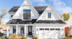 Casas Prefabricadas en Soriano: espacio, tranquilidad y una mejor calidad de vida en el corazón productivo del Uruguay No todas las personas sueñan con vivir rodeadas de edificios, tránsito y ruido. Para muchos uruguayos, la verdadera calidad de vida está en otro lugar: calles tranquilas, vecinos que se conocen, espacios verdes, aire limpio y tiempo para disfrutar de la familia. Soriano representa exactamente eso. Ubicado en el litoral del país y atravesado por algunos de los paisajes más fértiles del Uruguay, este departamento ofrece una combinación difícil de encontrar: servicios, conectividad, naturaleza y tranquilidad. Por eso cada vez más familias consideran construir casas prefabricadas en Soriano para establecerse definitivamente o disfrutar de una segunda residencia lejos del ritmo acelerado de las grandes ciudades. Vivir donde todavía se puede disfrutar del tiempo En muchos lugares del mundo la tranquilidad se ha convertido en un lujo. En Soriano sigue formando parte de la vida cotidiana. Aquí todavía es posible caminar por la rambla al atardecer, disfrutar de un mate junto al río o contemplar extensos paisajes rurales sin recorrer cientos de kilómetros. La capital departamental, Mercedes, es considerada una de las ciudades con mejor calidad de vida del interior uruguayo. Su rambla sobre el Río Negro, sus espacios públicos y su actividad cultural la convierten en uno de los lugares más atractivos para vivir fuera de Montevideo. Pero Soriano es mucho más que su capital. Localidades donde cada vez más personas deciden construir El crecimiento de las viviendas prefabricadas se observa en diversas localidades del departamento. Entre las más conocidas se encuentran: Mercedes Dolores Cardona Palmitas Rodó José Enrique Rodó Villa Soriano Palmar Egaña Risso Perseverano Agraciada Sacachispas Santa Catalina Castillo Palo Solo Cada una posee características propias, pero comparten algo fundamental: una forma de vida más relajada y cercana a la naturaleza. La felicidad de tener espacio Uno de los aspectos que más valoran quienes se mudan al interior es recuperar espacio. Espacio para construir. Espacio para un jardín. Espacio para una huerta. Espacio para que los niños jueguen. Espacio para disfrutar. Las casas prefabricadas permiten aprovechar terrenos amplios y desarrollar proyectos personalizados sin los largos tiempos de espera asociados a la construcción tradicional. Muchos propietarios eligen terrenos en las afueras de Mercedes o Dolores, mientras otros buscan localidades más pequeñas donde la tranquilidad es aún mayor. Casas prefabricadas para vivir mejor La decisión de construir una vivienda suele estar asociada a cuestiones económicas, pero en Soriano existe un componente emocional muy importante. Las personas buscan: Menos estrés. Más contacto con la naturaleza. Mayor seguridad. Un entorno más familiar. Menor contaminación sonora. Ritmos de vida más saludables. Por eso las viviendas prefabricadas han encontrado un lugar cada vez más importante dentro del mercado inmobiliario local. El encanto de los ríos y paisajes del litoral Soriano posee una riqueza natural extraordinaria. El Río Negro, el Río Uruguay y numerosos cursos de agua forman parte de la identidad del departamento. En lugares como Villa Soriano o Agraciada, la cercanía con el agua genera paisajes únicos que atraen tanto a residentes permanentes como a quienes buscan una casa para descansar durante fines de semana y vacaciones. Despertar cerca del río, escuchar los sonidos de la naturaleza y disfrutar de cielos abiertos son experiencias que forman parte de la vida cotidiana de muchas familias de la región. Una oportunidad para emprender Las casas prefabricadas también representan una oportunidad para quienes desean desarrollar actividades turísticas o inmobiliarias. Cada vez existen más proyectos relacionados con: Casas de campo. Cabañas. Alquileres temporarios. Turismo rural. Alojamientos para visitantes. La ubicación estratégica de Soriano y su creciente atractivo turístico generan oportunidades interesantes para quienes desean invertir. Una casa que cambia la forma de vivir A veces las personas buscan una vivienda nueva cuando en realidad están buscando algo más profundo. Buscan tranquilidad. Buscan tiempo. Buscan calidad de vida. Buscan un lugar donde disfrutar de los pequeños momentos que muchas veces pasan desapercibidos en las grandes ciudades. Soriano ofrece precisamente eso. Ya sea en Mercedes, Dolores, Cardona, Palmitas, Rodó, Villa Soriano, Agraciada, Egaña, Risso o Santa Catalina, construir una casa prefabricada puede ser el primer paso hacia una vida más simple, más conectada con la naturaleza y más enfocada en aquello que realmente importa. Porque al final, una vivienda no es solamente una construcción. Es el lugar donde se construyen los recuerdos, los proyectos y los momentos que acompañarán a una familia durante toda la vida.